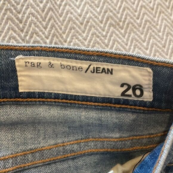 Rag & Bone Capri Distressed Skinny Jean Woman’s Size 26 - Picture 2 of 5